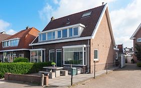 Wijkiki Surf House
